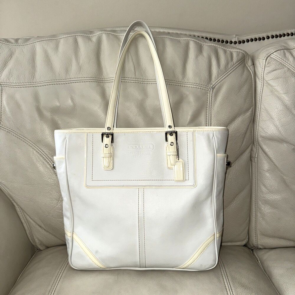 Coach F10413 Tote Bag East West Gallery Leatherware Turnlock Y2K White